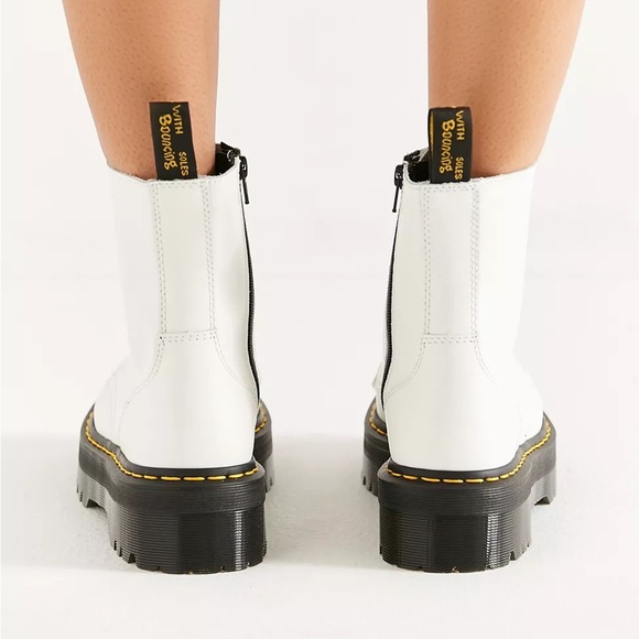 Dr. Martens 2976 Quad Smooth Leather Platform Chelsea Boot - Picture 7 of 8